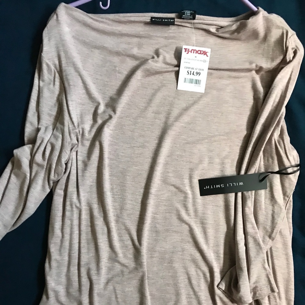 Quarter sleeve top